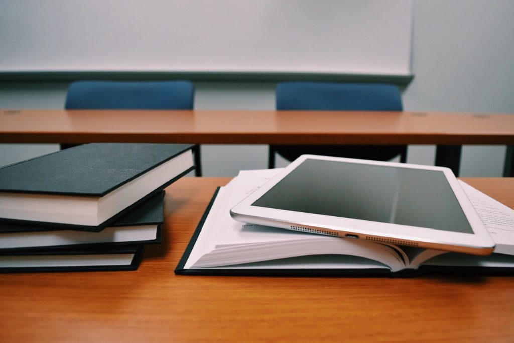 zeszyty i tablet